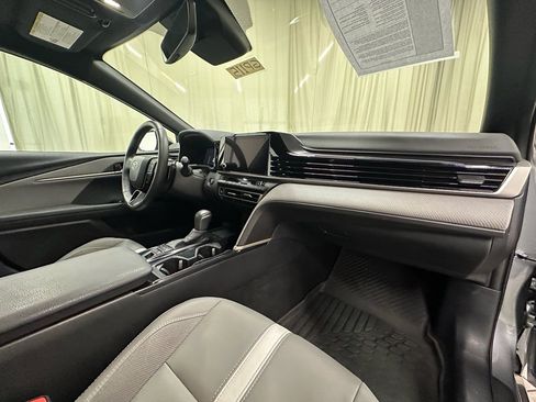 Used 2025 Toyota Camry SE image 17