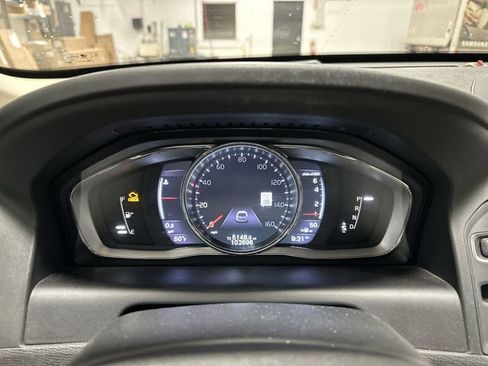 Used 2016 Volvo XC60 T5 Platinum w/ Climate Package FWD image 14