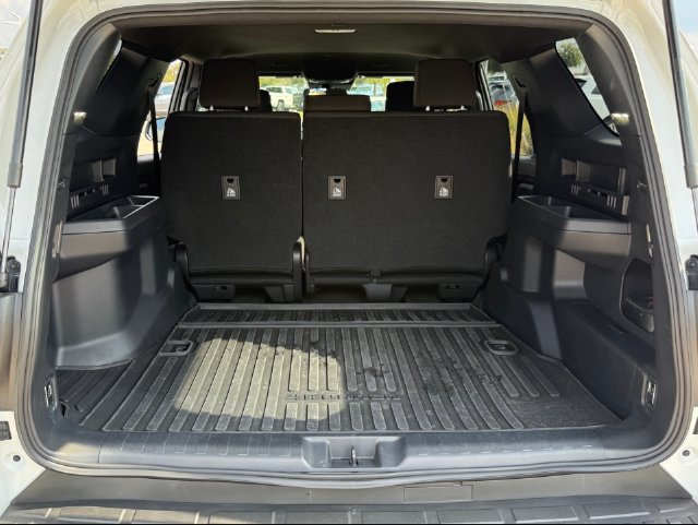 Used 2025 Toyota 4Runner SR5 AWD/4WD image 29