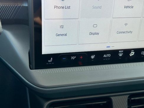 New 2025 Ford Maverick XLT w/ XLT Luxury Package image 23