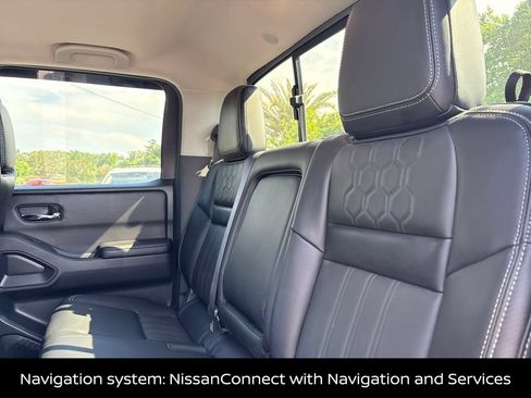Used 2025 Nissan Frontier SL RWD image 22