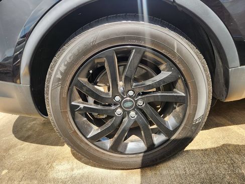 Used 2020 Land Rover Discovery SE AWD/4WD image 9