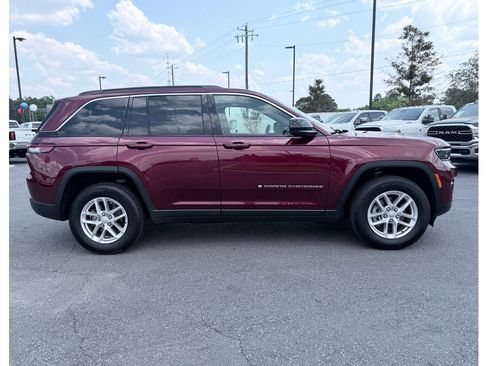 Used 2025 Jeep Grand Cherokee Laredo X RWD image 4