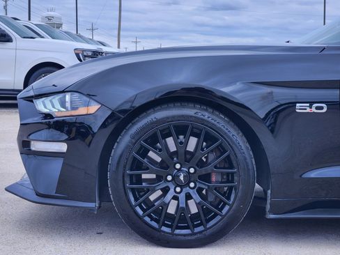Used 2018 Ford Mustang GT Premium w/ GT Performance Package RWD image 9