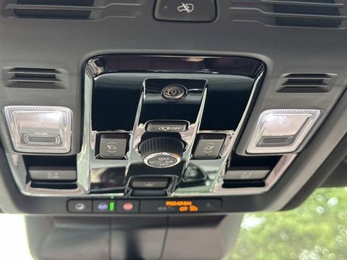 Used 2025 Cadillac Escalade Sport w/ Touring Package AWD/4WD image 24