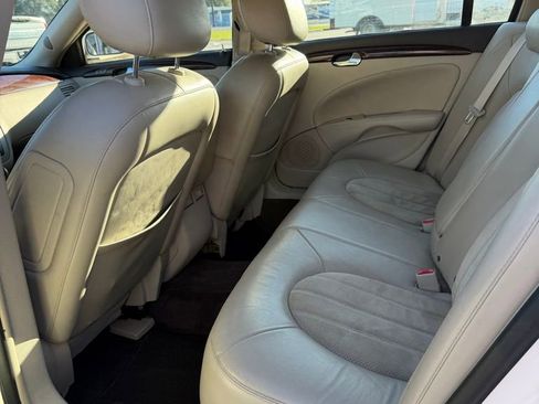 Used 2011 Buick Lucerne Super image 8