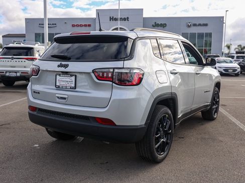 New 2026 Jeep Compass Latitude image 4