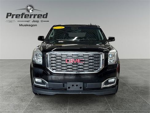 Used 2018 GMC Yukon Denali w/ Open Road Package image 11