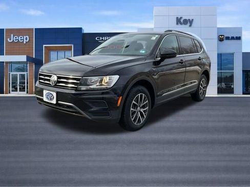 Used 2020 Volkswagen Tiguan SE image 2