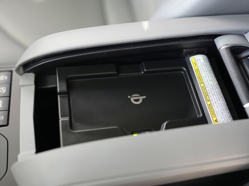 Used 2022 Toyota Highlander XLE image 29