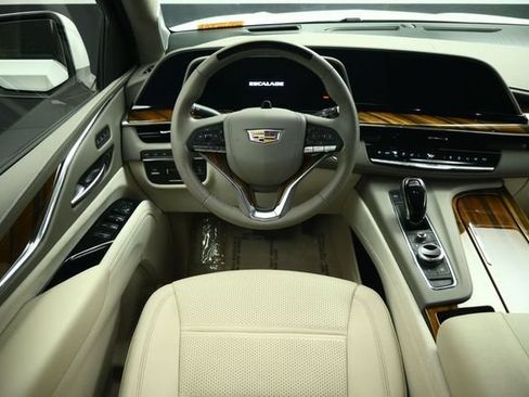 Used 2024 Cadillac Escalade Sport Platinum RWD image 5