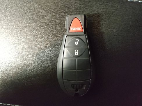 Used 2019 Jeep Cherokee Latitude w/ Popular Appearance Group image 32