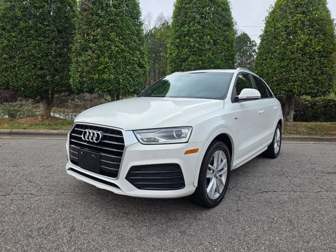 Used 2018 Audi Q3 2.0T Premium w/ Convenience Package image 3