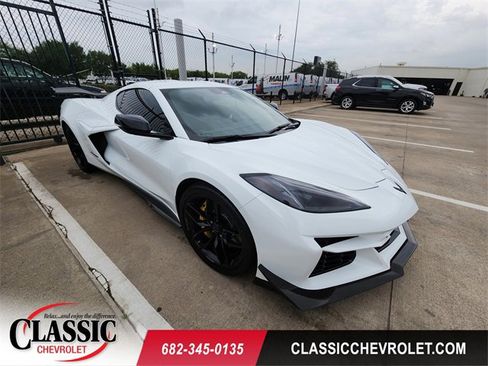 Used 2025 Chevrolet Corvette Z06 RWD image 1