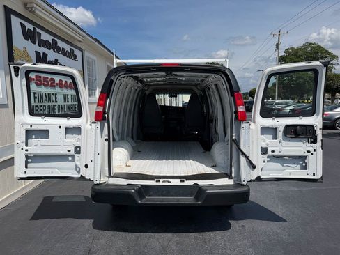 Used 2022 Chevrolet Express 2500 w/ Driver Convenience Package RWD image 27