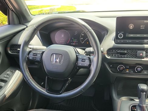 Used 2024 Honda HR-V Sport image 17