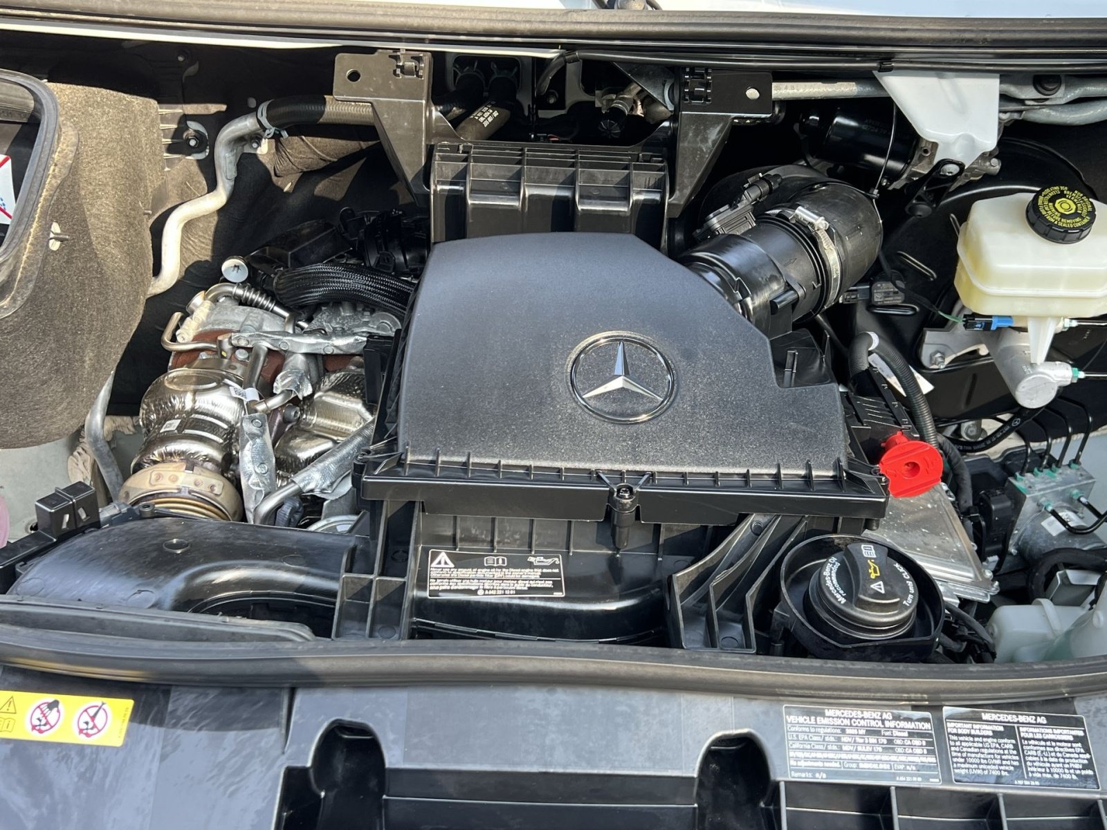 Used 2025 Mercedes-Benz Sprinter 2500 image 34