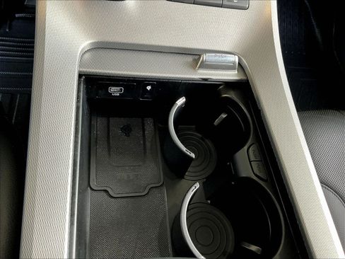 Used 2022 Hyundai Palisade SEL w/ Premium Package FWD image 15