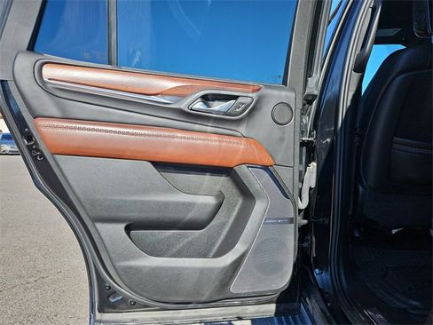 Used 2023 GMC Yukon Denali Ultimate image 10