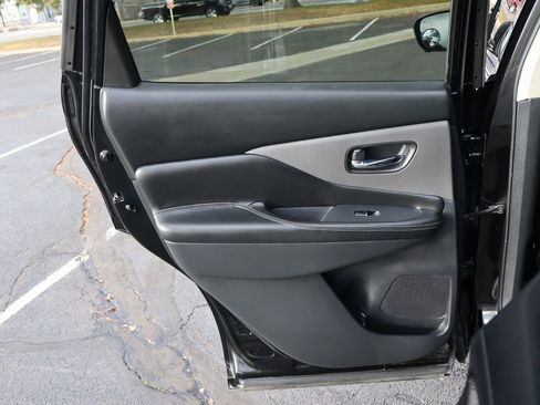 Used 2020 Nissan Murano SL w/ Moonroof Package image 24