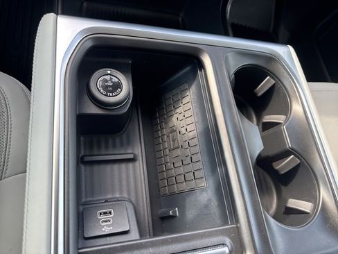 Used 2025 Ford Expedition Platinum w/ Driver's Package image 18