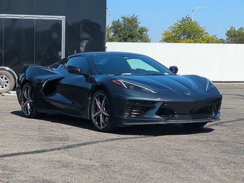Used 2021 Chevrolet Corvette Stingray Preferred Conv w/ Z51 Performance Package RWD image 2