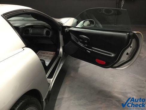 Used 2004 Chevrolet Corvette Z06 w/ Memory Package RWD image 25