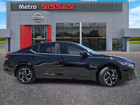 New 2025 Nissan Sentra SV w/ Trunk Package image 2