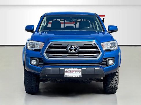 Used 2016 Toyota Tacoma SR5 w/ SR5 Appearance Package (SN) image 2