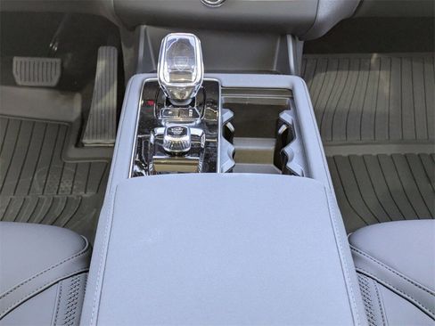 New 2026 Volvo XC90 B6 Plus w/ Protection Package Premier image 25