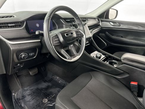 Used 2021 Jeep Grand Cherokee L Laredo w/ Luxury Tech Group I AWD/4WD image 9