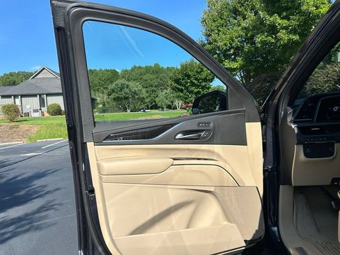 Used 2024 Cadillac Escalade ESV Premium Luxury w/ LPO, Floor Liner Package AWD/4WD image 62