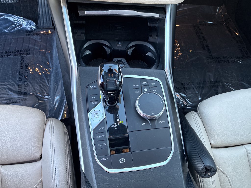 Used 2019 BMW 330i xDrive Sedan w/ Premium Package AWD/4WD image 16
