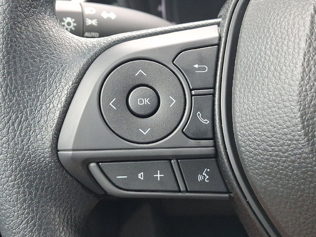 Used 2026 Toyota Corolla LE FWD image 21