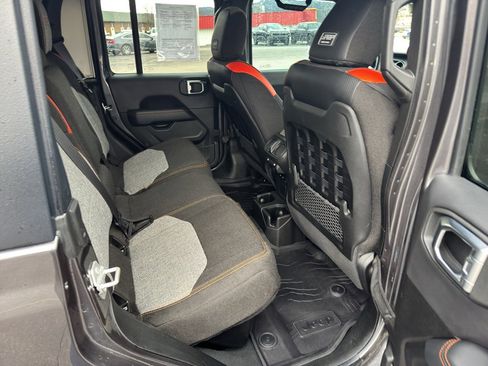 Used 2022 Jeep Gladiator Mojave w/ Cold Weather Group image 23