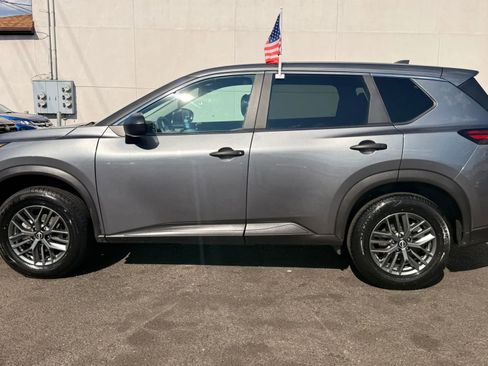 Used 2024 Nissan Rogue S FWD image 10