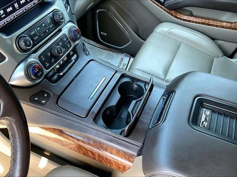 Used 2019 Chevrolet Suburban Premier AWD/4WD image 15