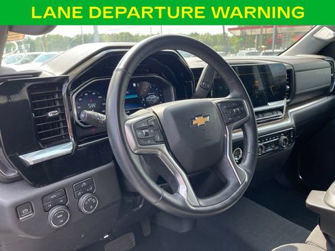Used 2023 Chevrolet Silverado 1500 LT AWD/4WD image 17