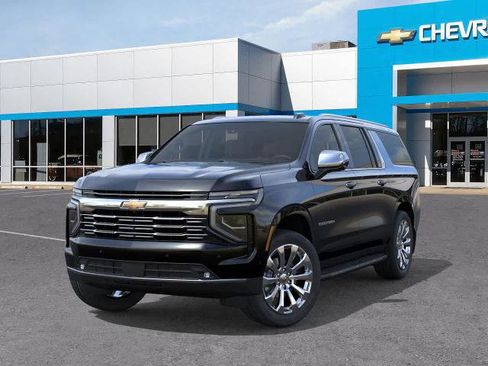 New 2025 Chevrolet Suburban Premier image 6