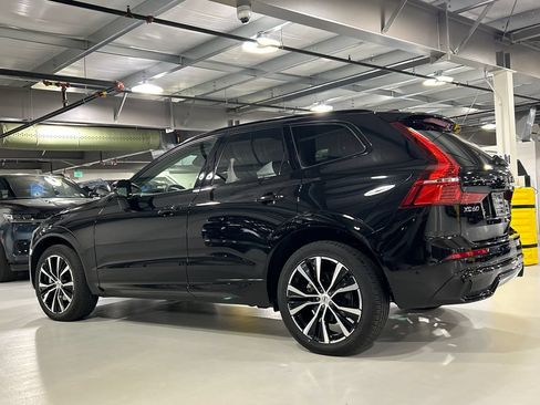 Certified 2025 Volvo XC60 B5 Plus AWD/4WD image 4