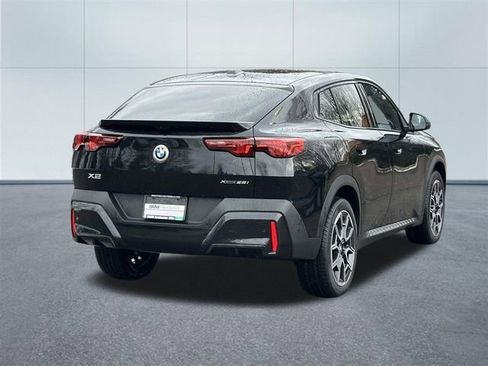 Used 2026 BMW X2 xDrive28i image 5