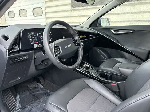 Used 2024 Kia Niro Wind w/ Wind Preserve Package image 10