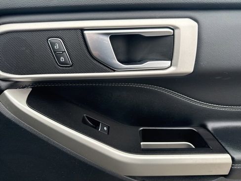 Certified 2022 Ford Explorer XLT w/ Equipment Group 202A image 35