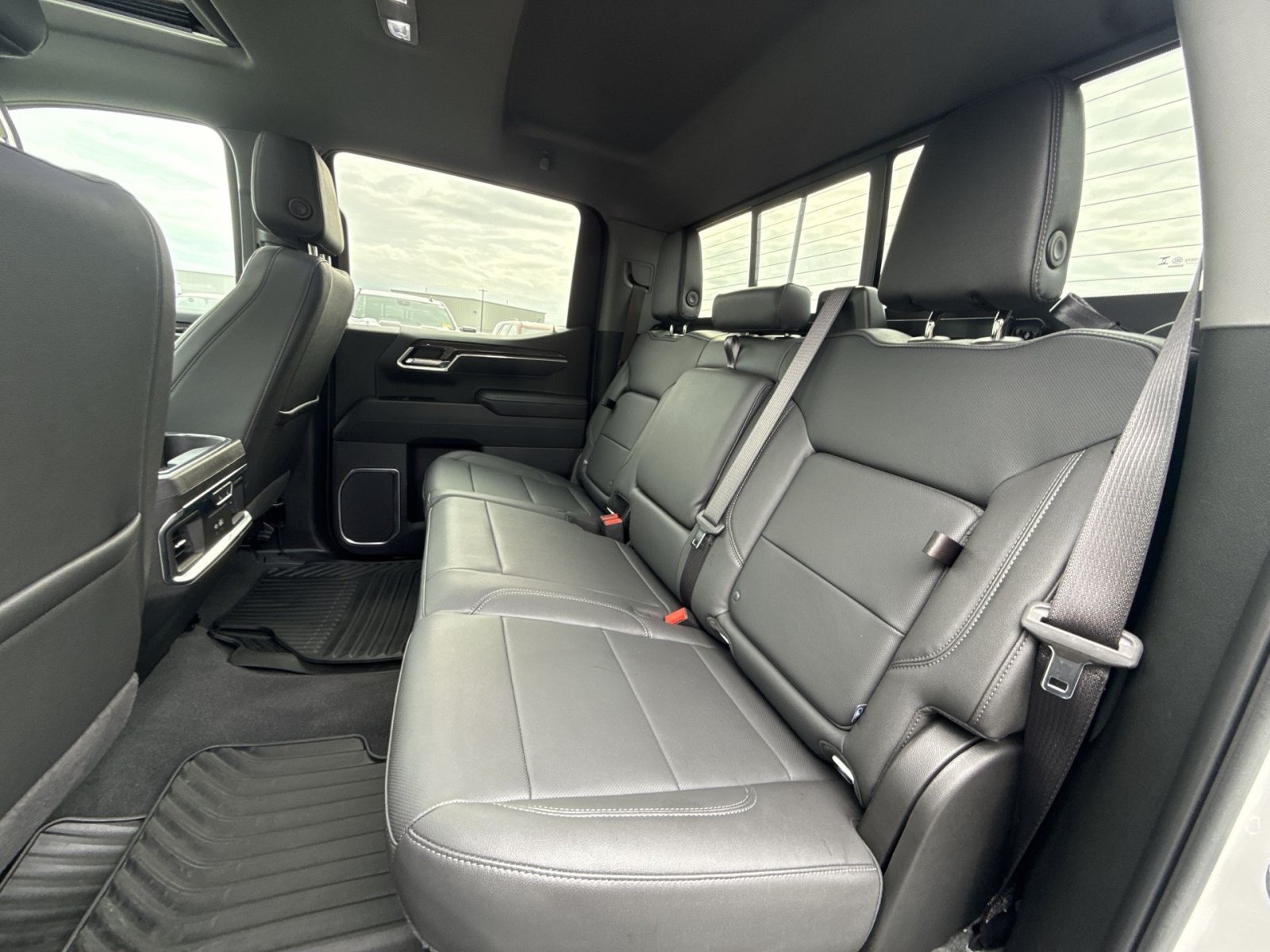 Used 2025 Chevrolet Silverado 1500 LTZ w/ LTZ Premium Package AWD/4WD image 26