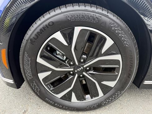Used 2024 Kia EV6 Wind w/ Wind Technology Package AWD/4WD image 60