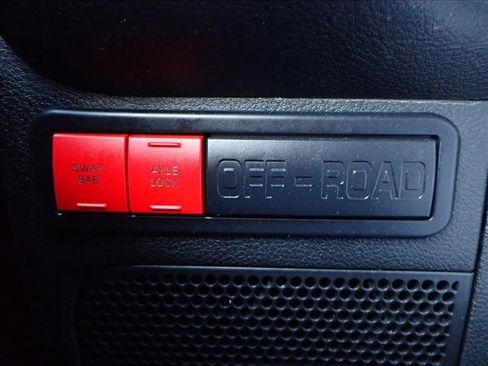 Used 2016 Jeep Wrangler Unlimited Rubicon image 22