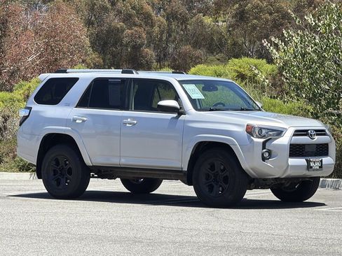 Used 2021 Toyota 4Runner SR5 RWD image 8