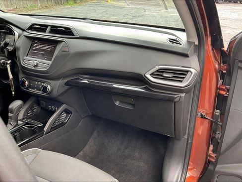 Used 2021 Chevrolet TrailBlazer LS AWD/4WD image 16