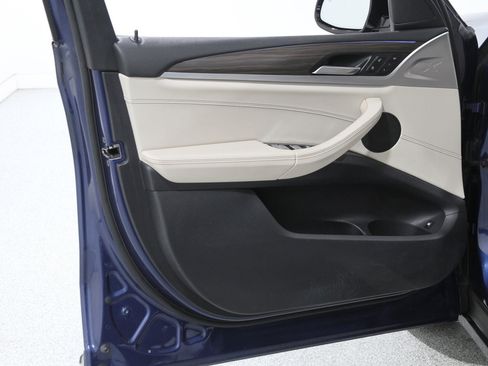 Used 2021 BMW X3 xDrive30e w/ Premium Package image 5