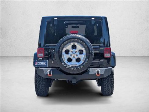 Used 2015 Jeep Wrangler Unlimited Sahara w/ Connectivity Group AWD/4WD image 7